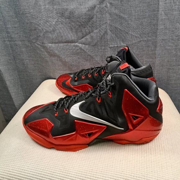Nike LeBron 11 Away Miami Heat Red Mens Basketball Shoes Sneakers Size 15 - Picture 1 of 13